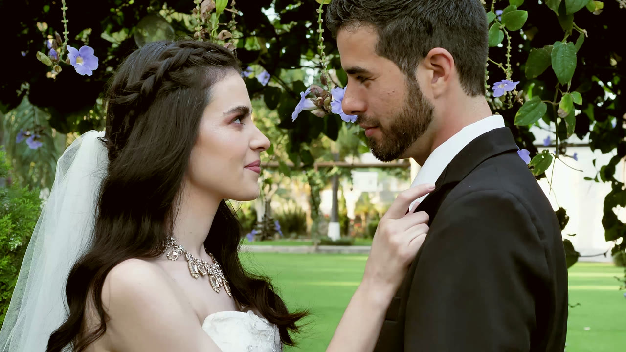 Wedding Film ML analyzing a first-look shot of a bride and groom